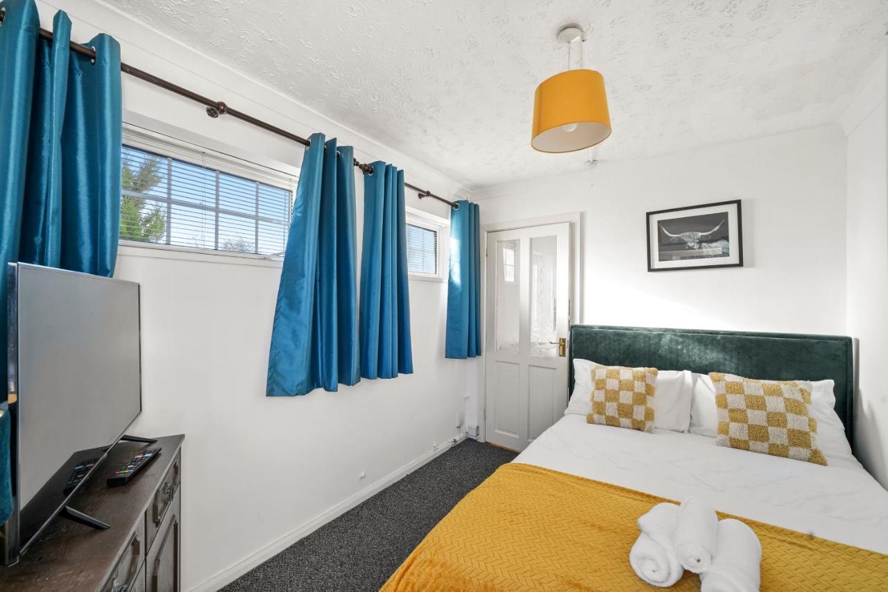 1 Bedroom Flat Aylesbury, Private Parking, Fowler Rd Aylesbury  Zewnętrze zdjęcie